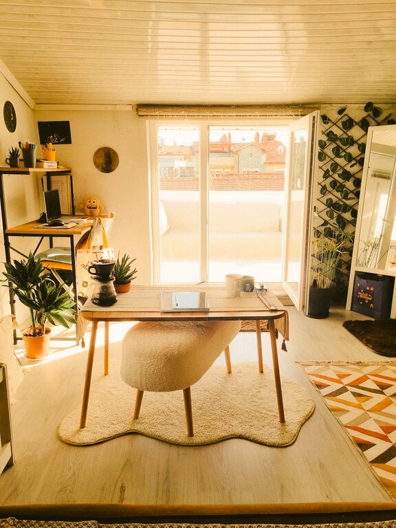 Tips for Creating a Cozy and Functional Home Office Space